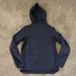 Black lululemon windbreaker Jacket